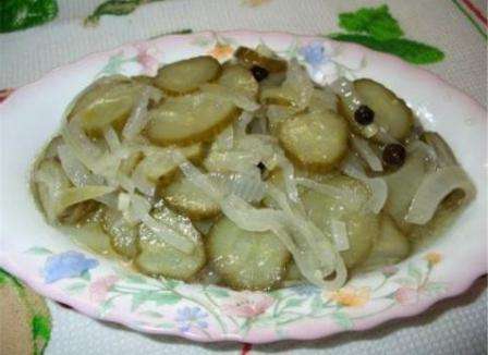 salat-z-ogirkiv-nizhunskuy-na-zumy Як приготувати салат з огірків "Ніжинський" на зиму.Фото рецепту.