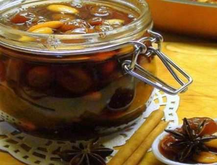 Варення з агрусу з вишнею.