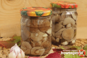 Мариновані маслюки з прянощами