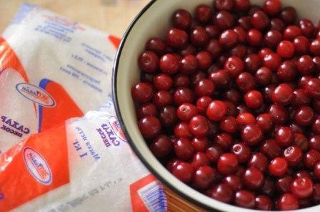 Як зварити смачне варення з вишні з кісточками на зиму
