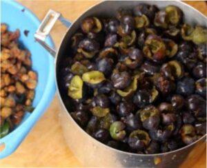 Соус з терну до м'яса і птиці з мінімальним набором спецій