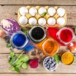 Чим пофарбувати яйця на Великдень удома: понад 10 незвичайних способів